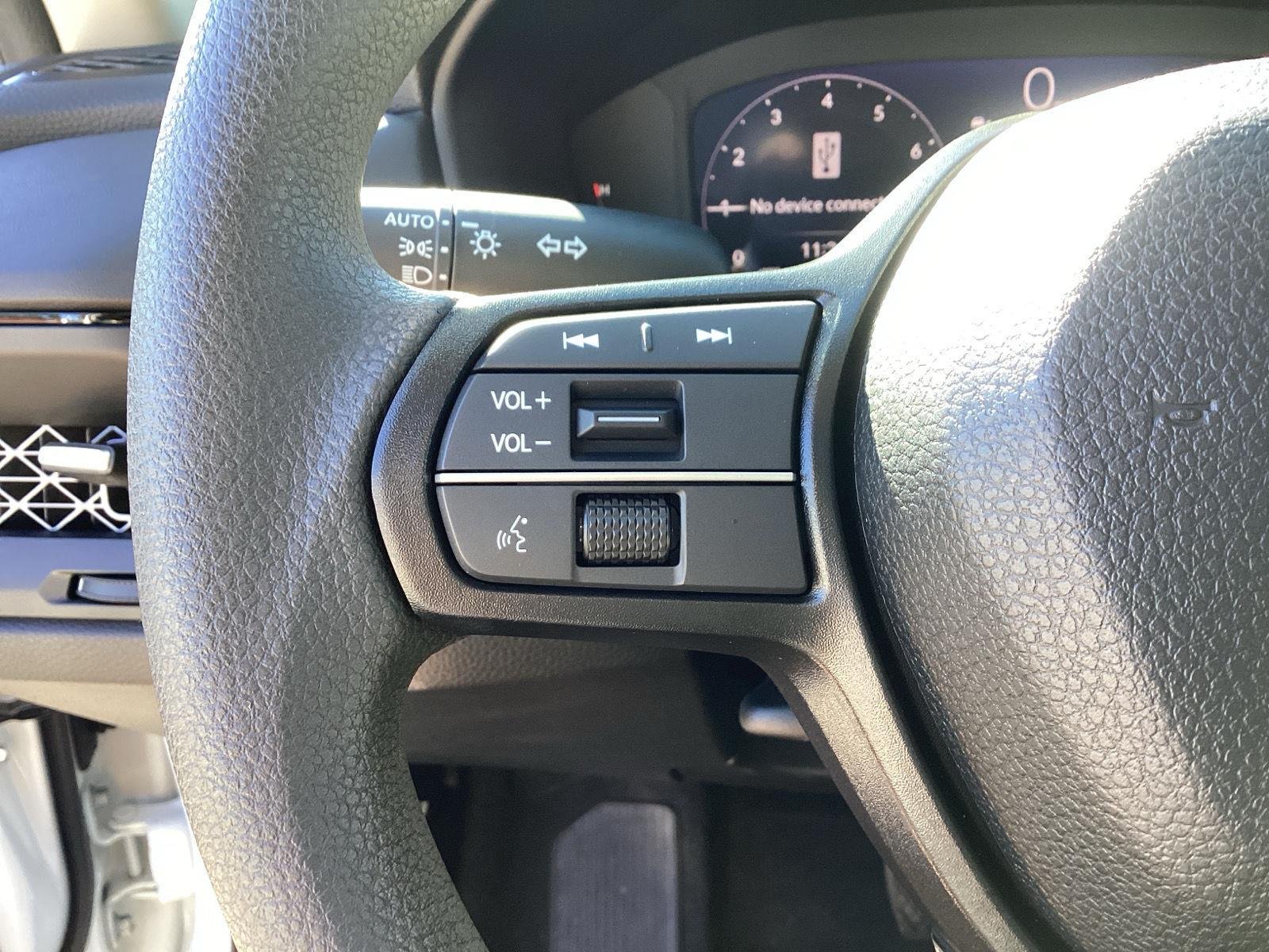 Used 2024 Platinum White Pearl Honda EX image 19