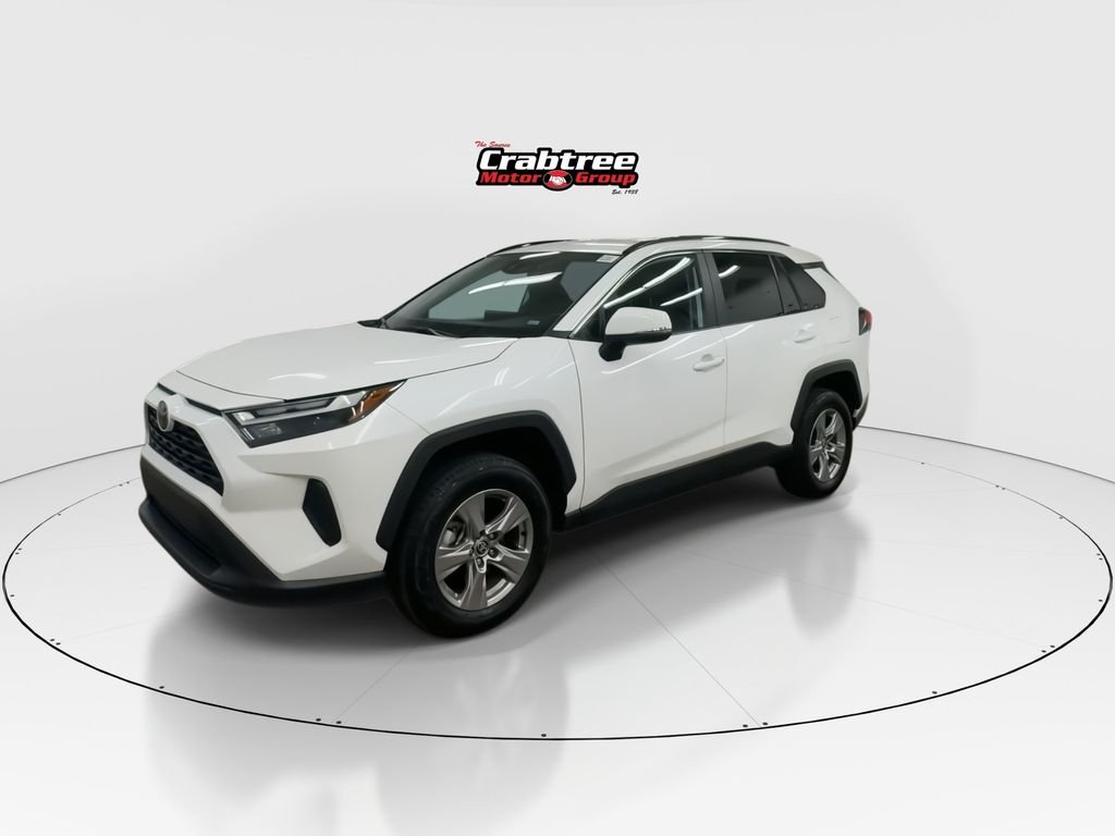 Used 2025 White Toyota XLE image 4