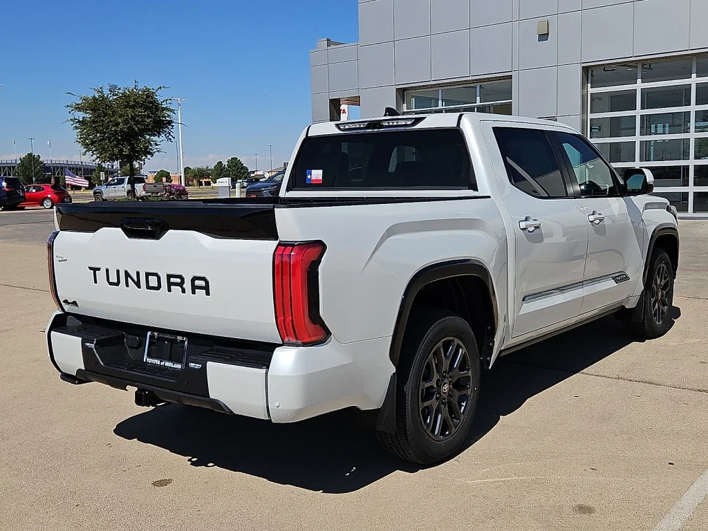 New 2026 Wind Chill Pear Toyota Platinum image 3