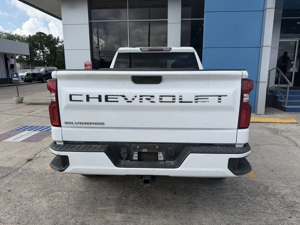 Used 2021 SUMMIT WHITE Chevrolet Custom image 13