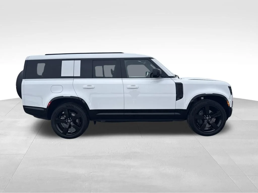 2025 Land Rover Defender X-Dynamic SE - Photo 6
