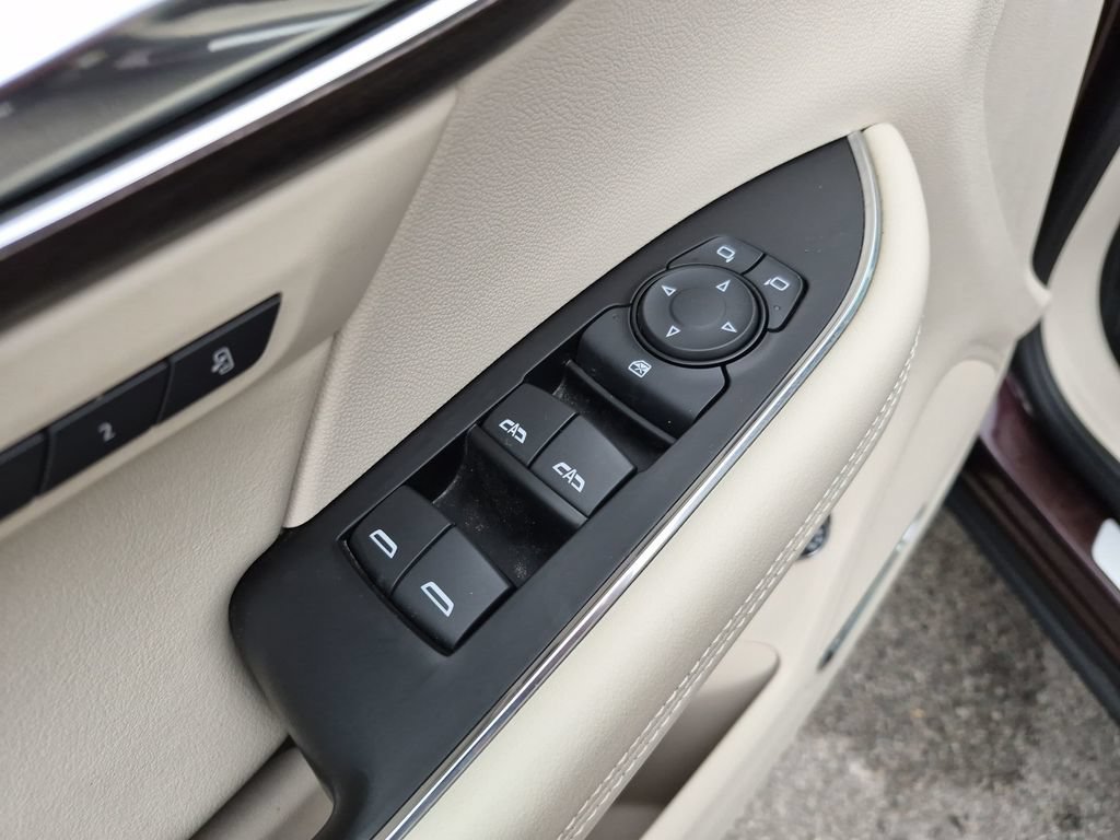 Used 2023 Rich Garnet Metallic Buick Avenir image 20