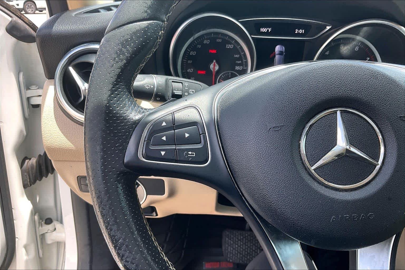 Used 2019 Polar White Mercedes-Benz GLA 250 image 23