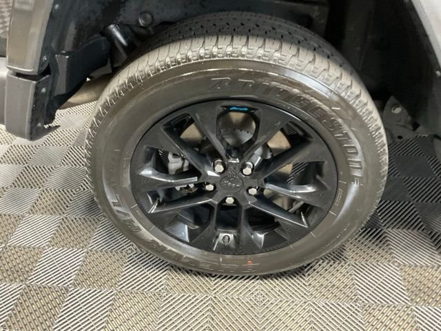 Certified Used 2022 Crystal Metallic Jeep Unlimited Sahara 4xe image 41