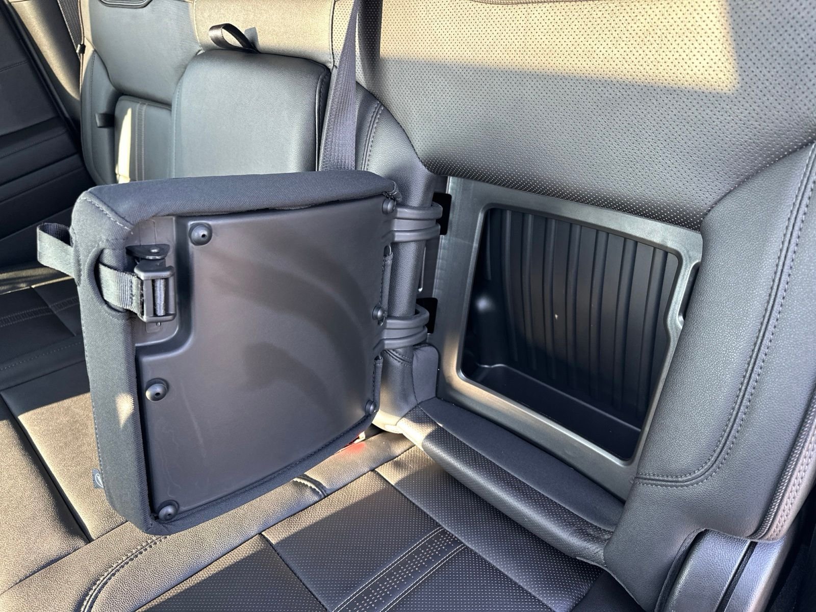 Used 2022 Gray Chevrolet High Country image 27