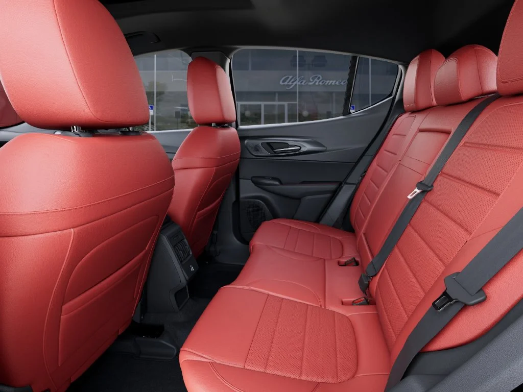 New 2026 Milano White Exterior Paint Alfa Romeo Base image 23