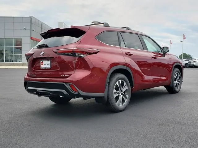 New 2026 Ruby Flare Pearl Toyota XLE image 5