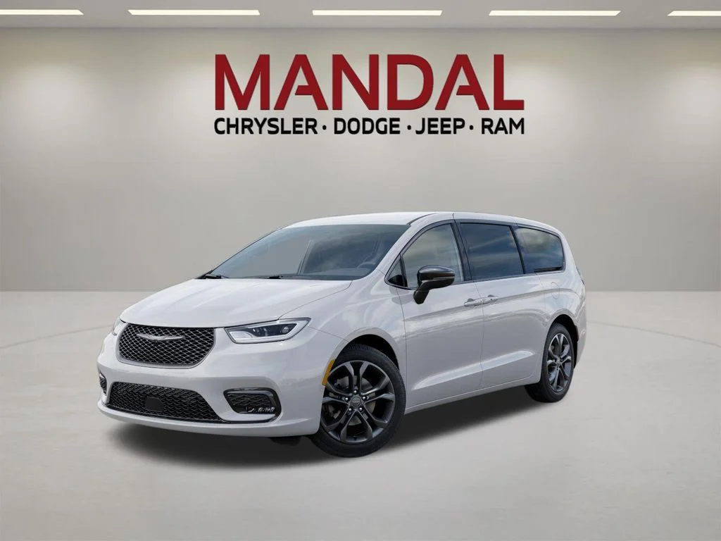 2026 Chrysler Pacifica Select's photo