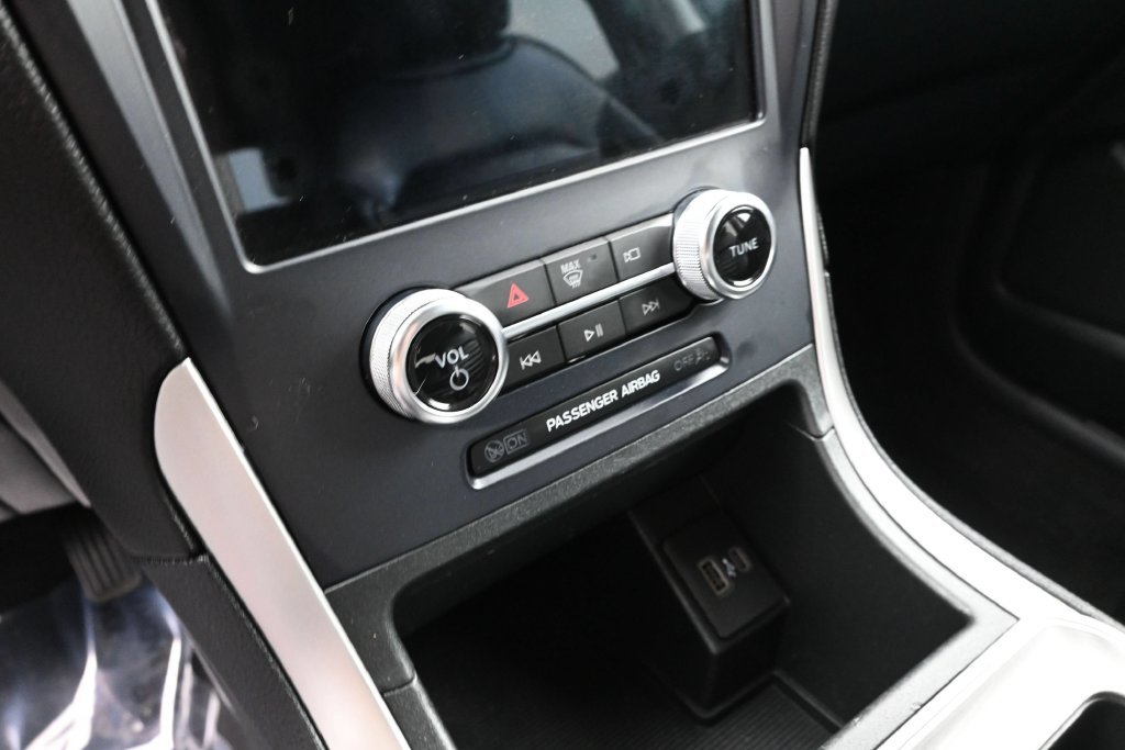 Used 2023 Black Ford SEL image 27