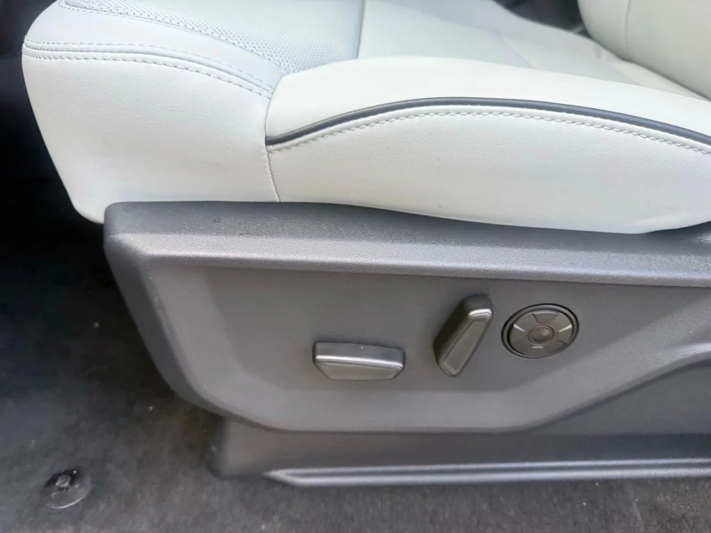 New 2026 Dark Matter Gray Metallic Ford MAX Platinum® image 18