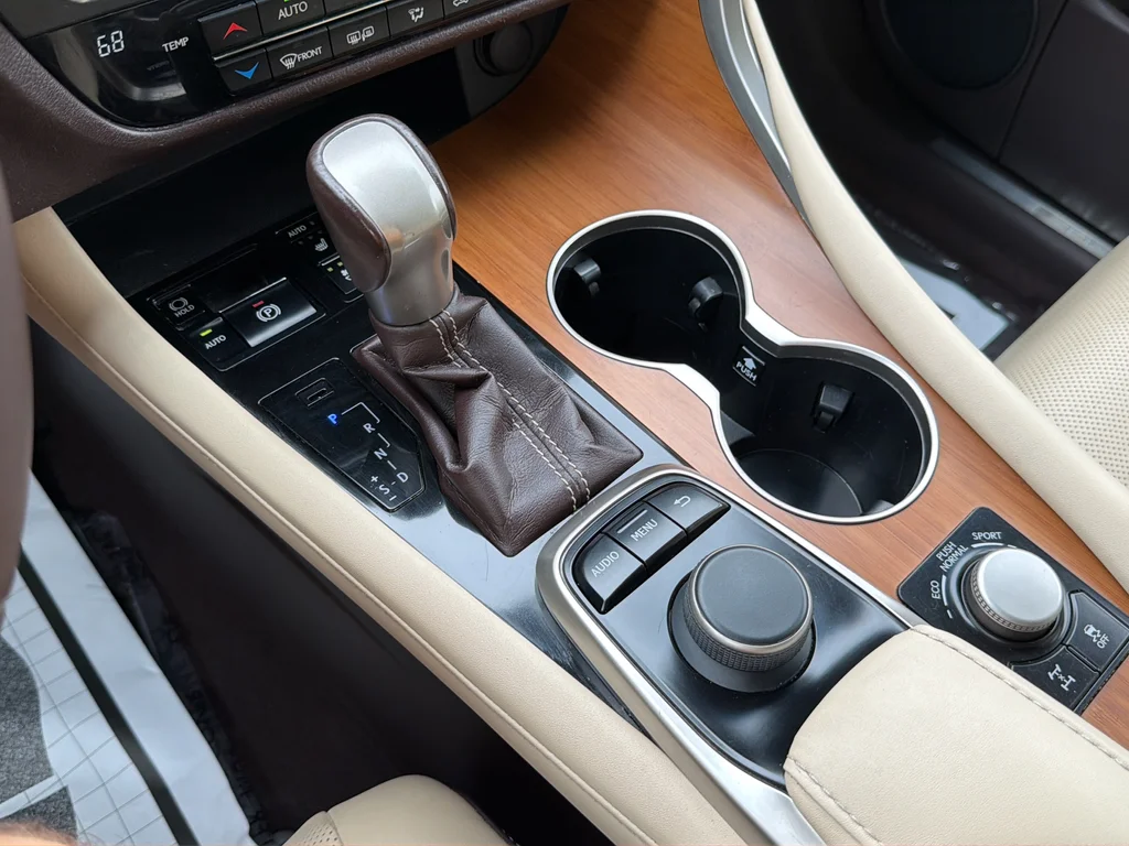 Used 2016 Blue Lexus 350 image 36