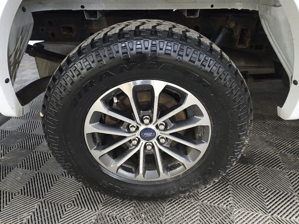 Used 2020 Oxford White Ford XLT image 14