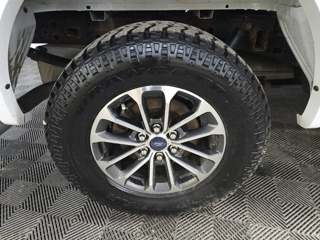Used 2020 White Ford XLT image 14