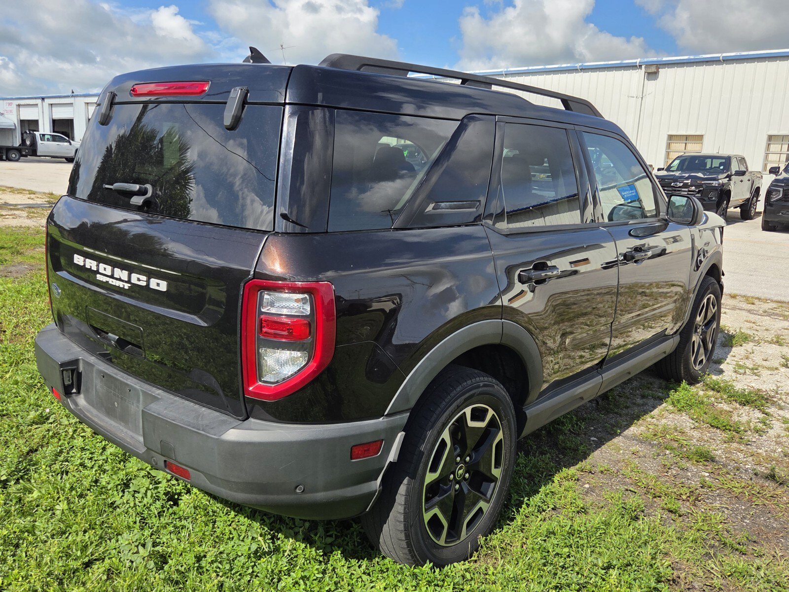 Used 2021  Ford Outer Banks image 3