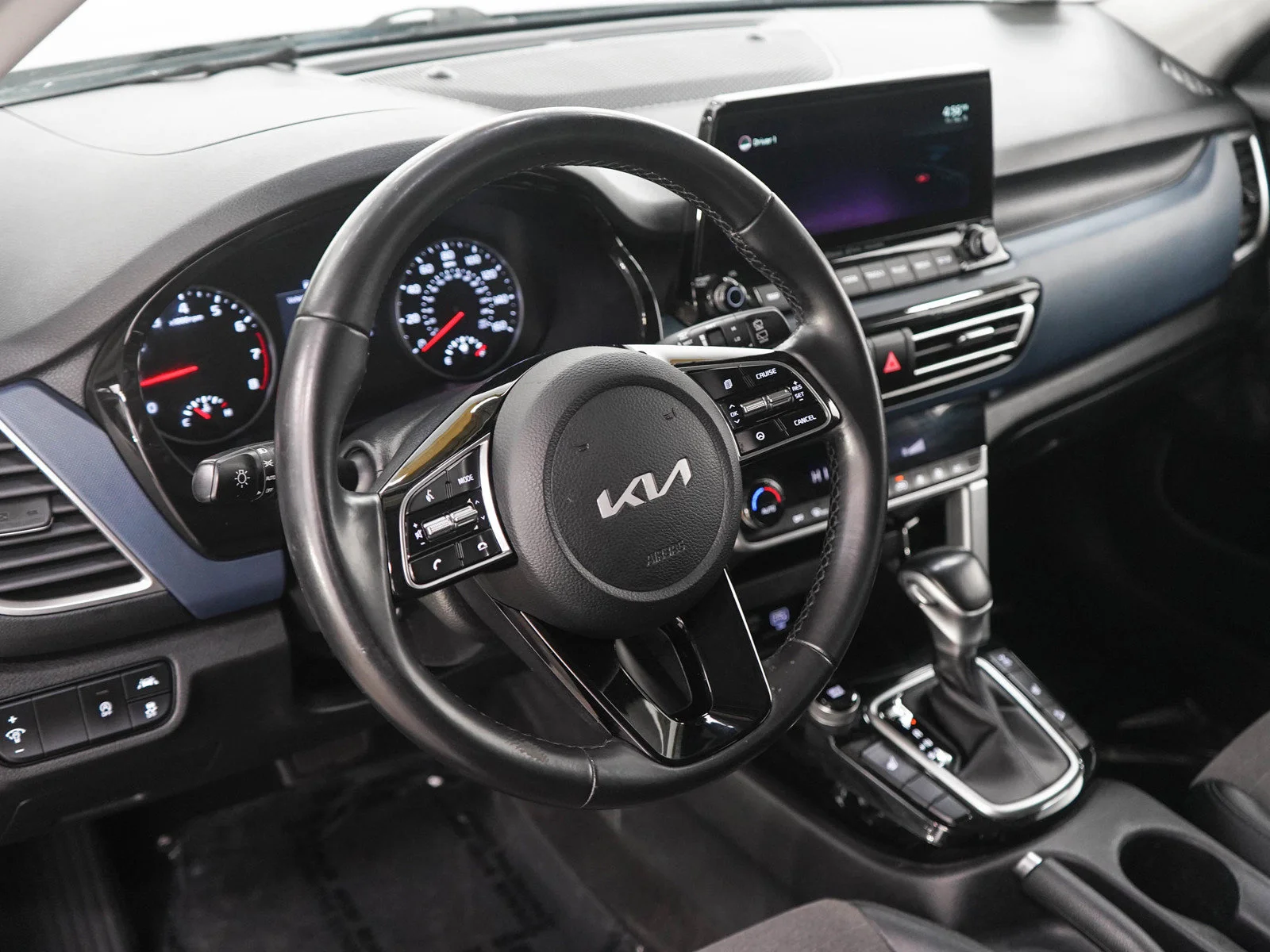 Used 2022 Steel Gray Kia Nightfall DCT AWD image 21
