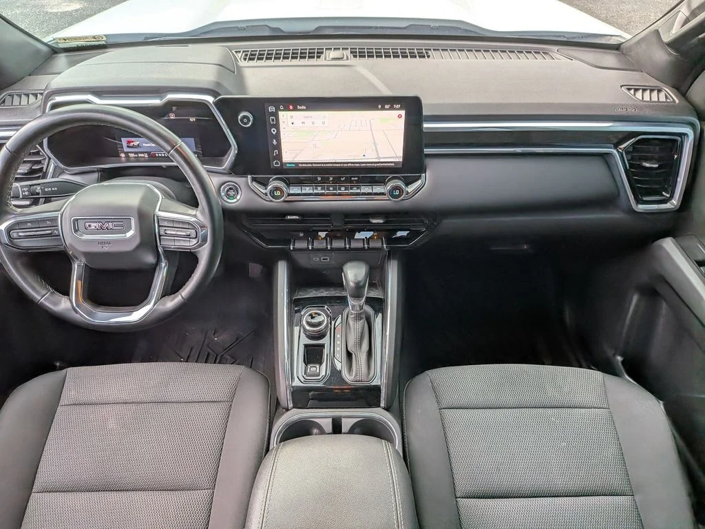 Used 2023 White GMC Elevation image 22