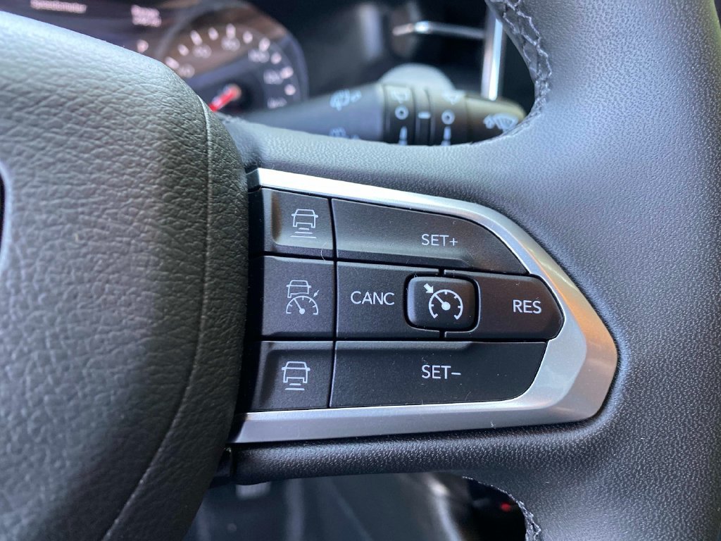 Used 2025 Silver Jeep Limited image 20