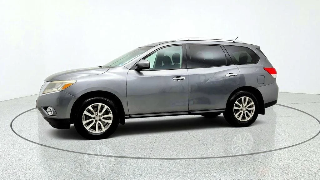 Used 2016 Gun Metallic Nissan 4WD 4dr SV image 8