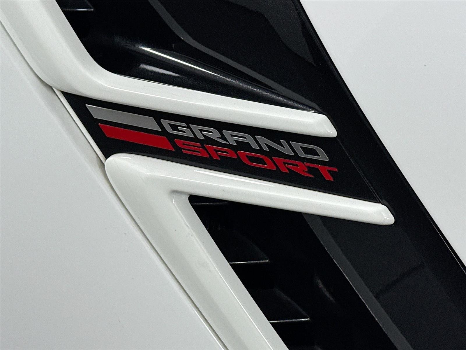 Used 2018 Arctic White Chevrolet Grand Sport 1LT image 14