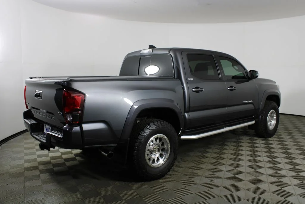 Used 2022 Gray Toyota SR5 image 5