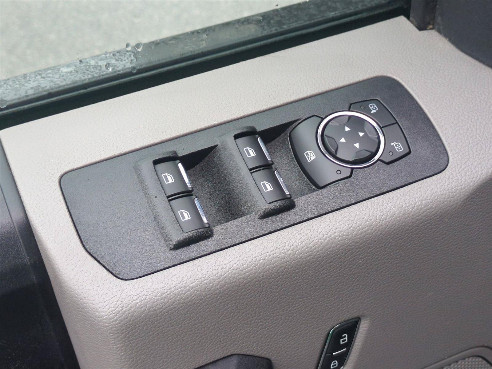 Used 2019 Oxford White Ford XL image 16