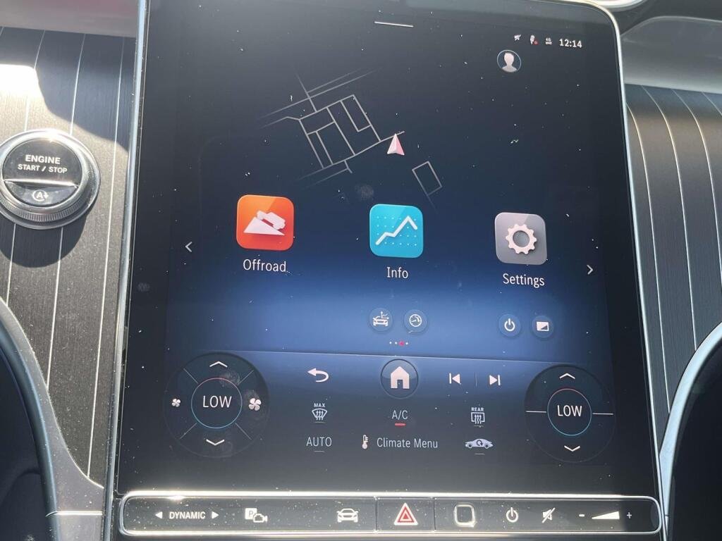 New 2026 2040/Black Mercedes-Benz GLC 300 image 29