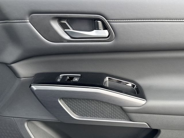 New 2026 Gray Nissan SL image 21