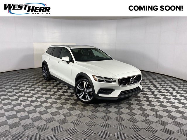 2023 Volvo V60 Cross Country Plus