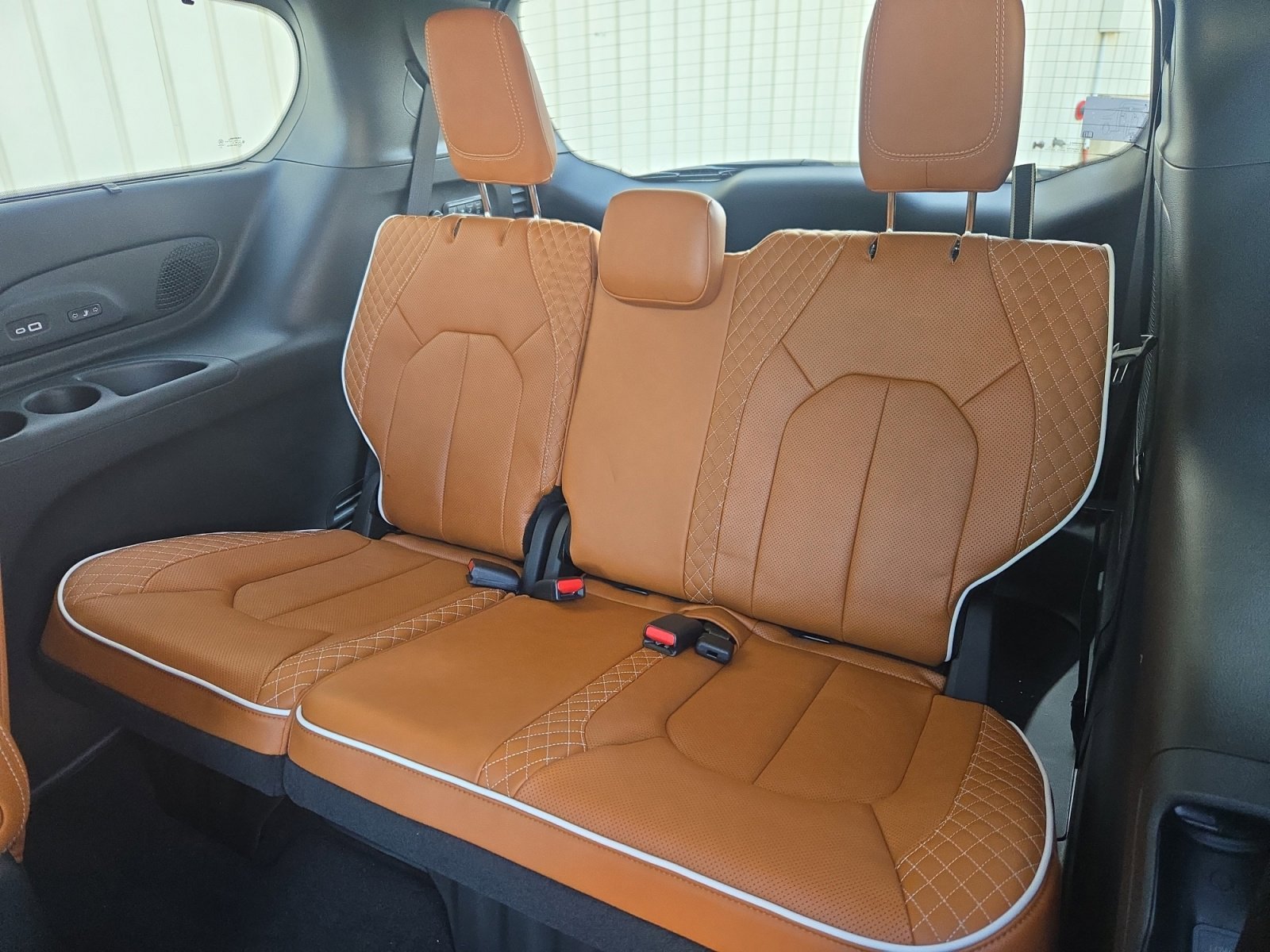 New 2026 Bright White Clearcoat Chrysler Pinnacle image 25