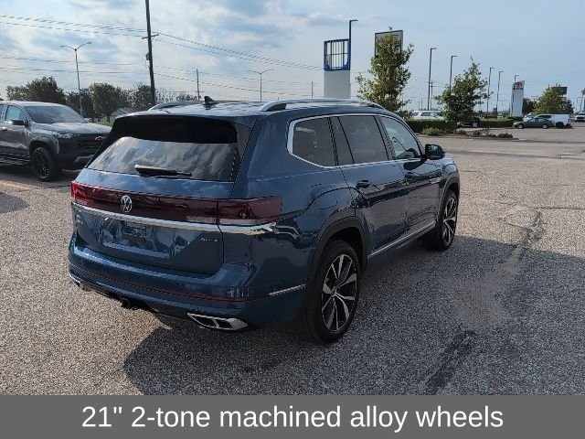 Used 2025 Mountain Lake Blue Metallic Volkswagen 2.0T SEL Premium R-Line image 18