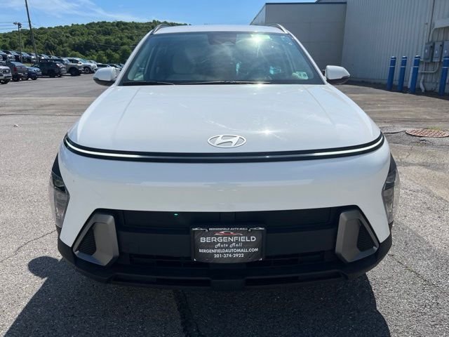 Used 2024 White Hyundai SEL image 11