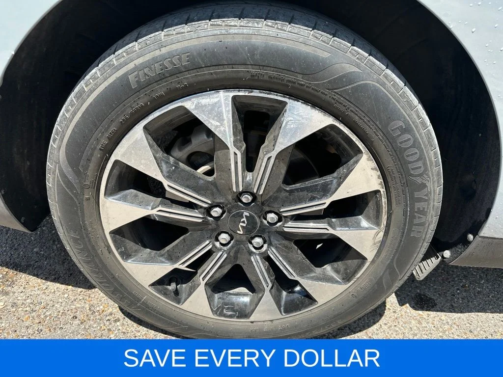 Used 2024 White Kia EX image 23