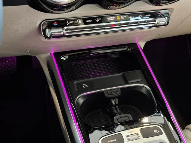 New 2026 White Mercedes-Benz GLB 250 image 21