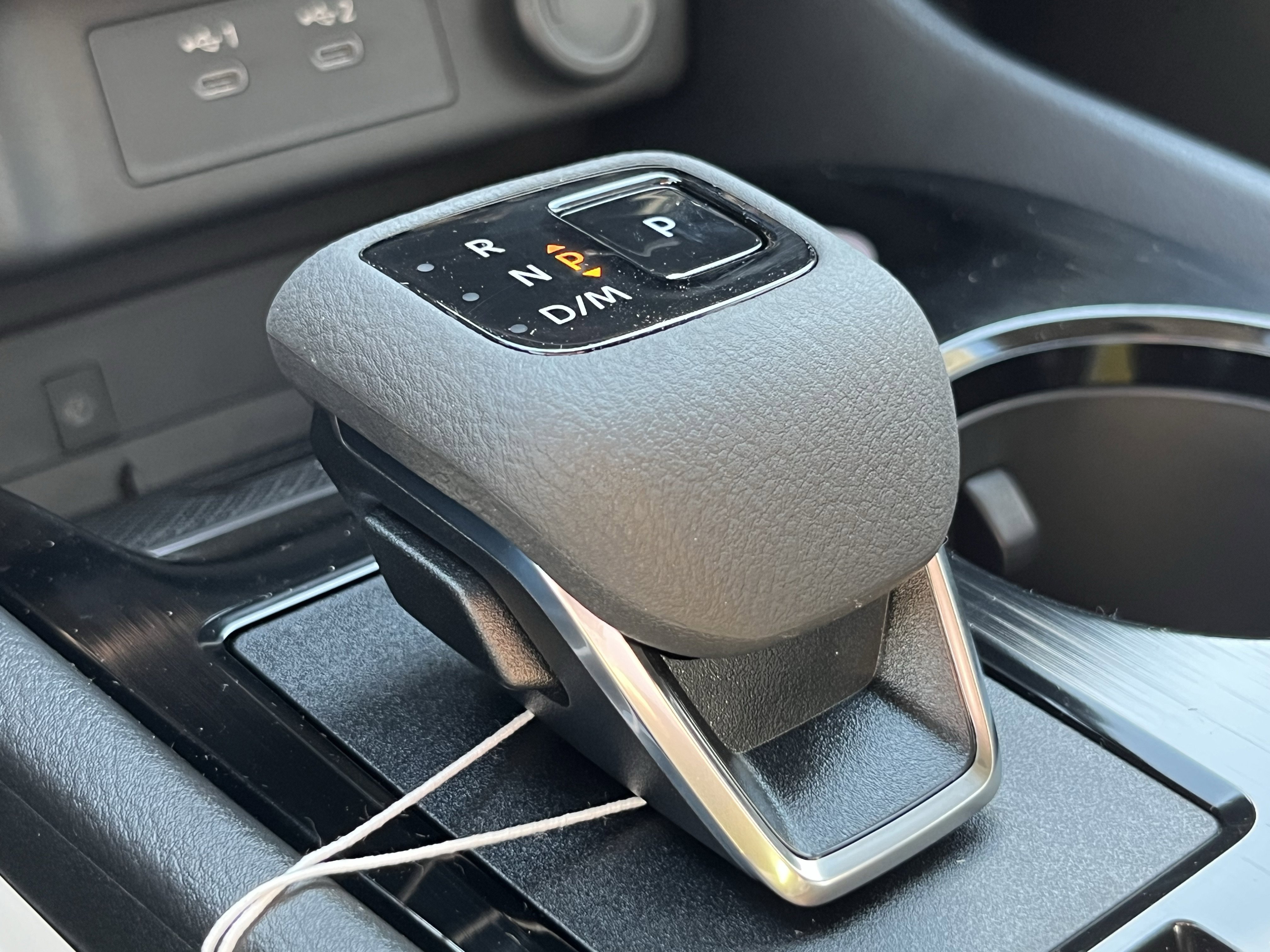 2026 Nissan Rogue SV photo 4