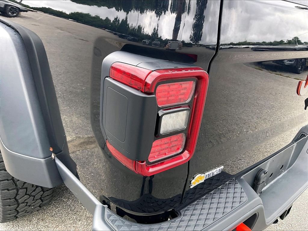 Used 2024 Black Clearcoat Jeep Mojave image 30
