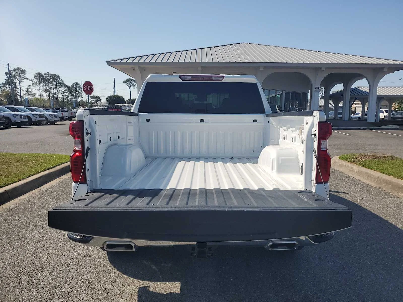 Used 2023 Summit White Chevrolet LT image 5