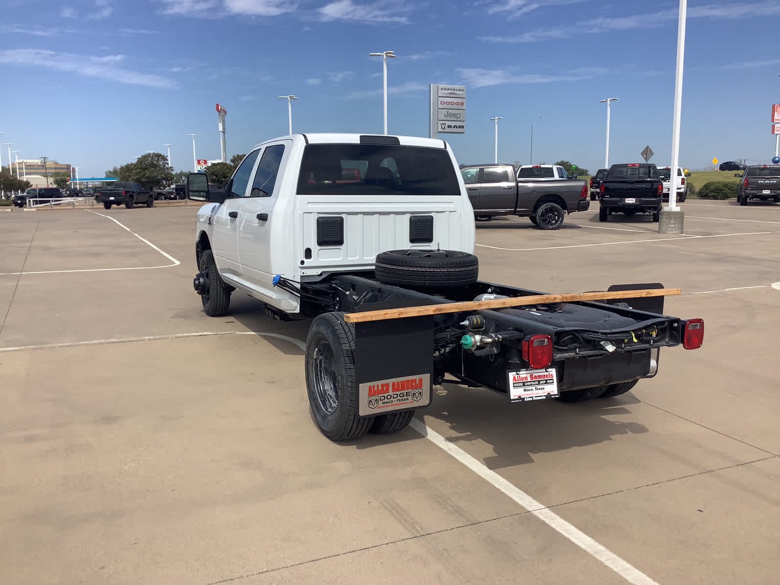 2026 RAM 3500 Chassis Tradesman - Photo 8
