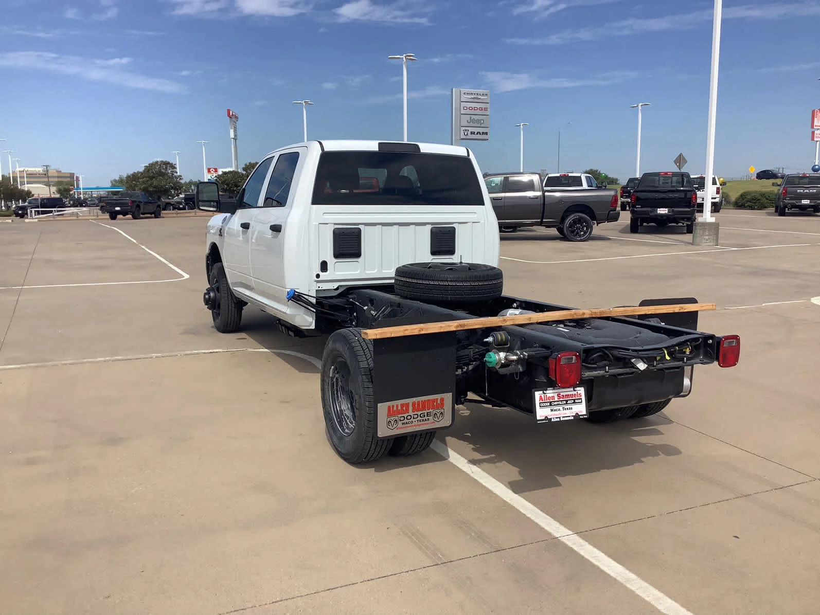 2026 RAM 3500 Chassis Tradesman - Photo 8