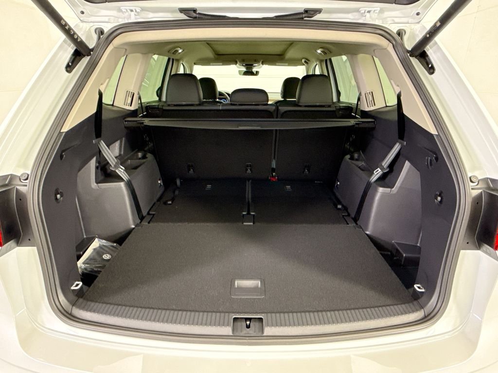 New 2026 Opal White Pearl Volkswagen SE w/Technology image 26