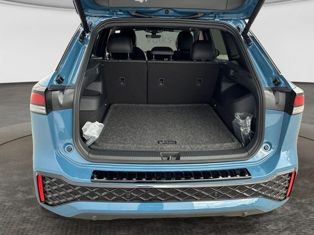 New 2026 Monterey Blue W/Deep Black Roof Volkswagen SE R-Line Black image 5