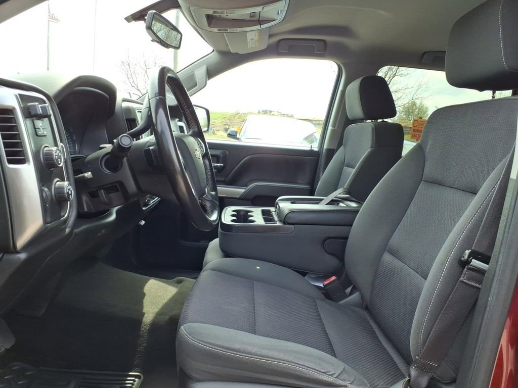 Used 2016 SIREN RED TINTCOAT Chevrolet LT image 16