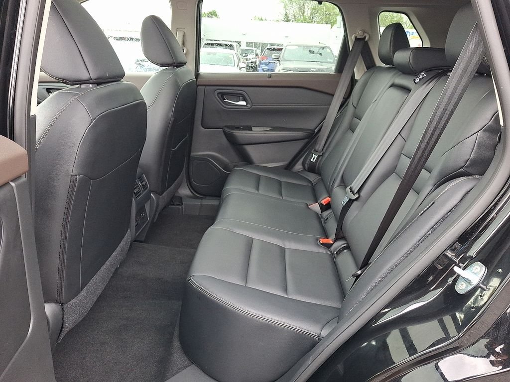 Used 2023 Black Nissan SL image 11