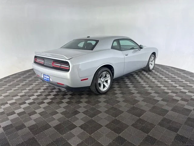 Used 2022 Silver Dodge SXT image 6