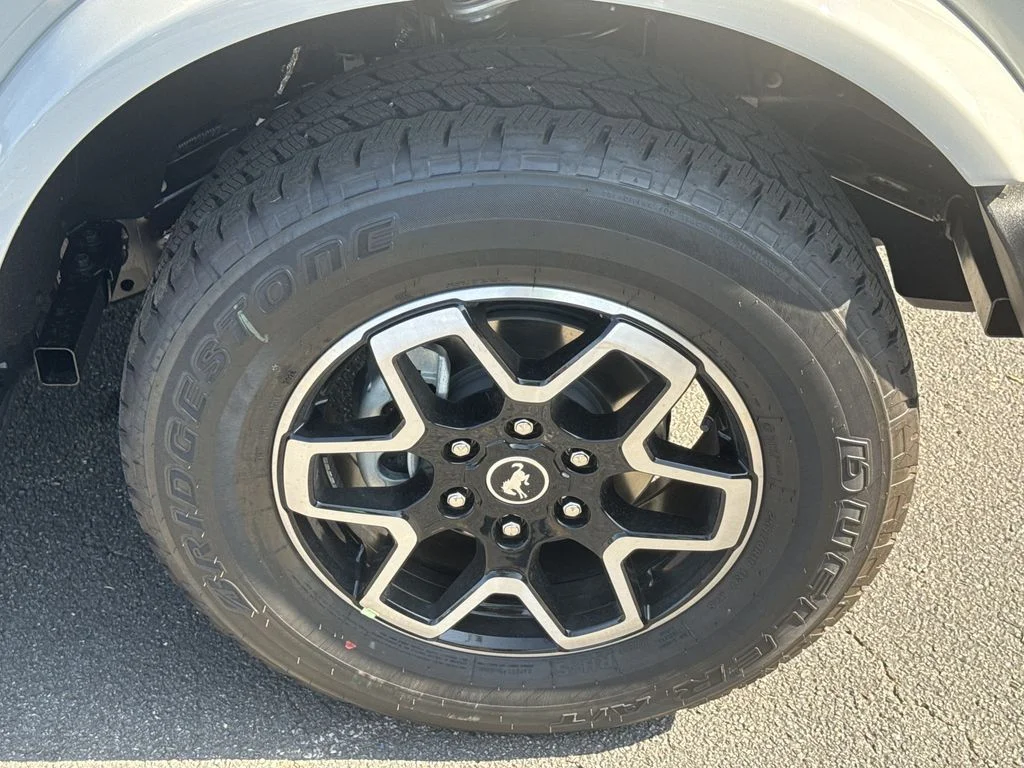 New 2026 Avalanche Gray Ford Outer Banks image 12