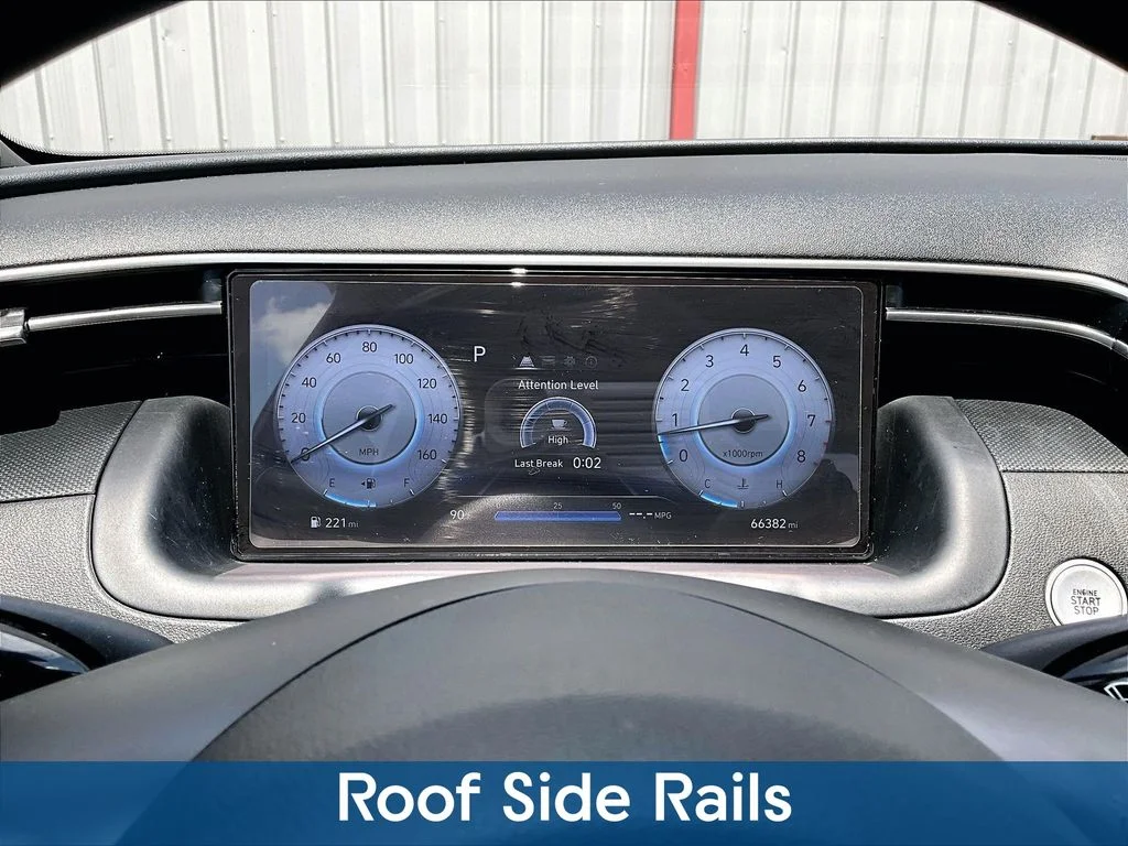 Used 2023 Green Hyundai SEL image 18
