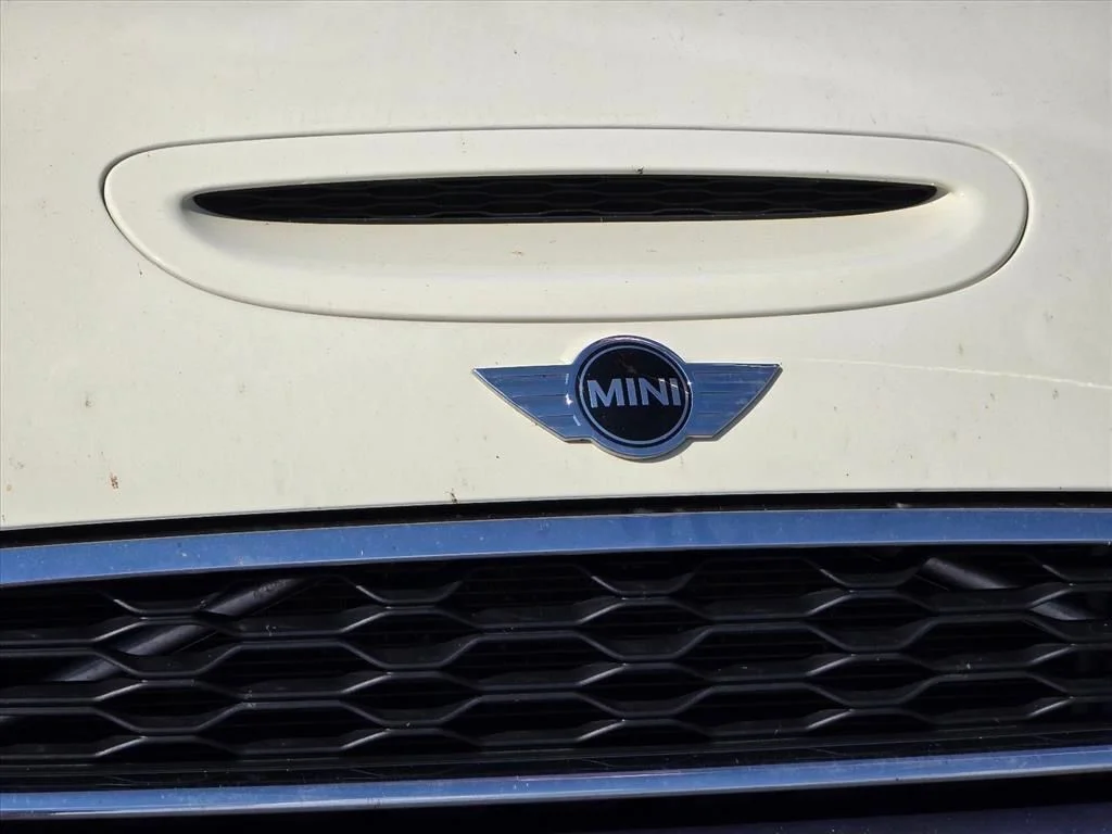 Used 2016 White MINI Base image 15