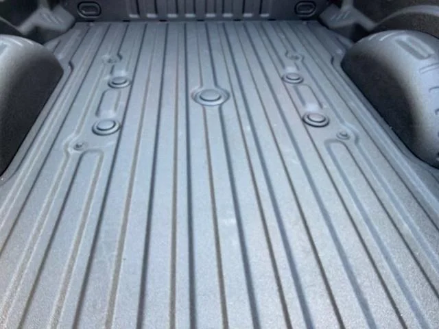New 2027 Ruby Red Metallic Tinted Clearcoat Ford F-250® Lariat® image 43