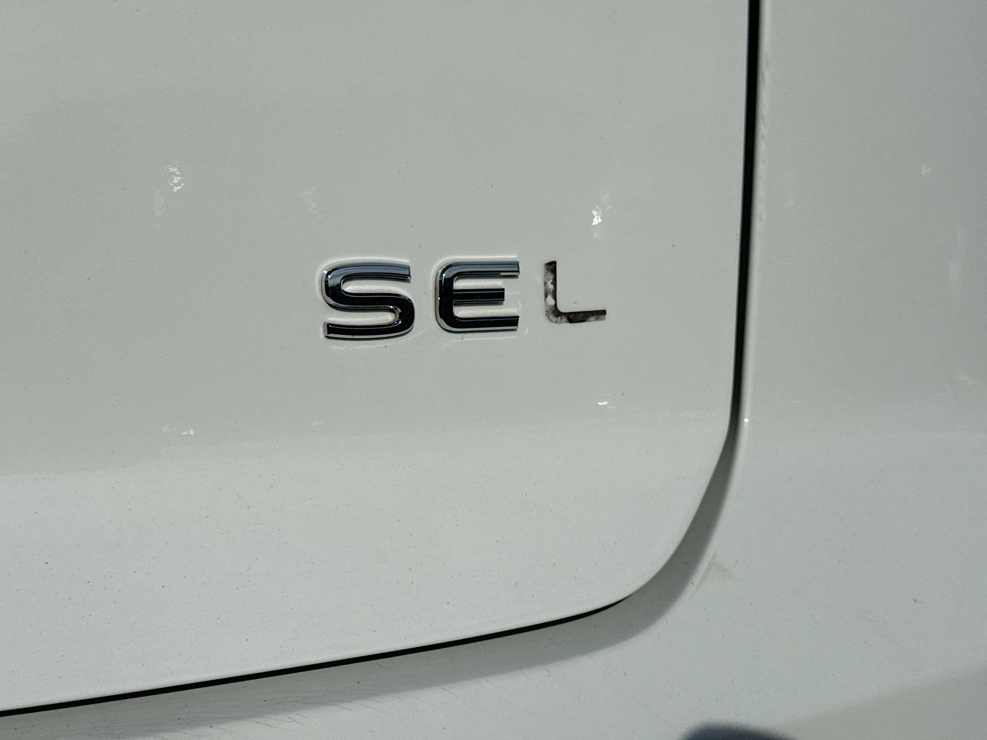 Used 2022 Pure White Volkswagen 2.0T SEL image 10