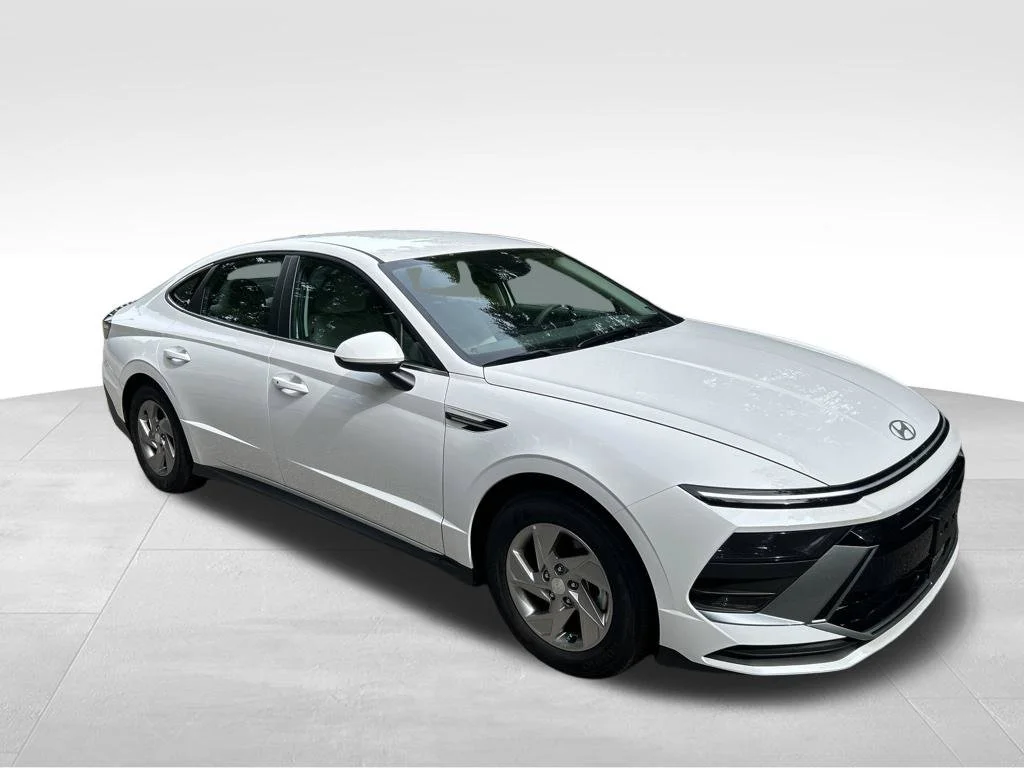 Certified Used 2026 White Hyundai SE image 8