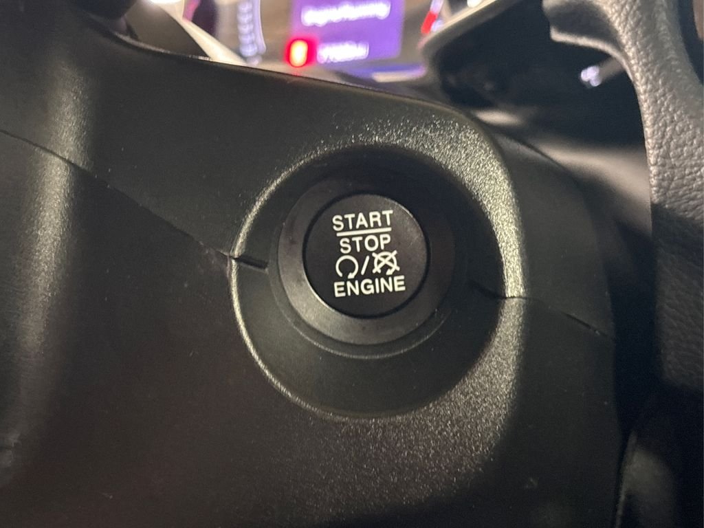 Used 2020 Black Jeep Latitude image 28
